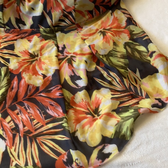 Kona Sol Plus size women swimwear top of two piece 18 W floral mesh built in bra - Picture 7 of 9